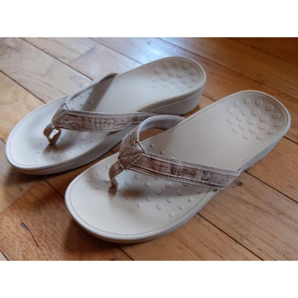 VIONIC Women's Beige Canvas Flip Flops Size 10 Tide Orthotic Support - Picture 1 of 7